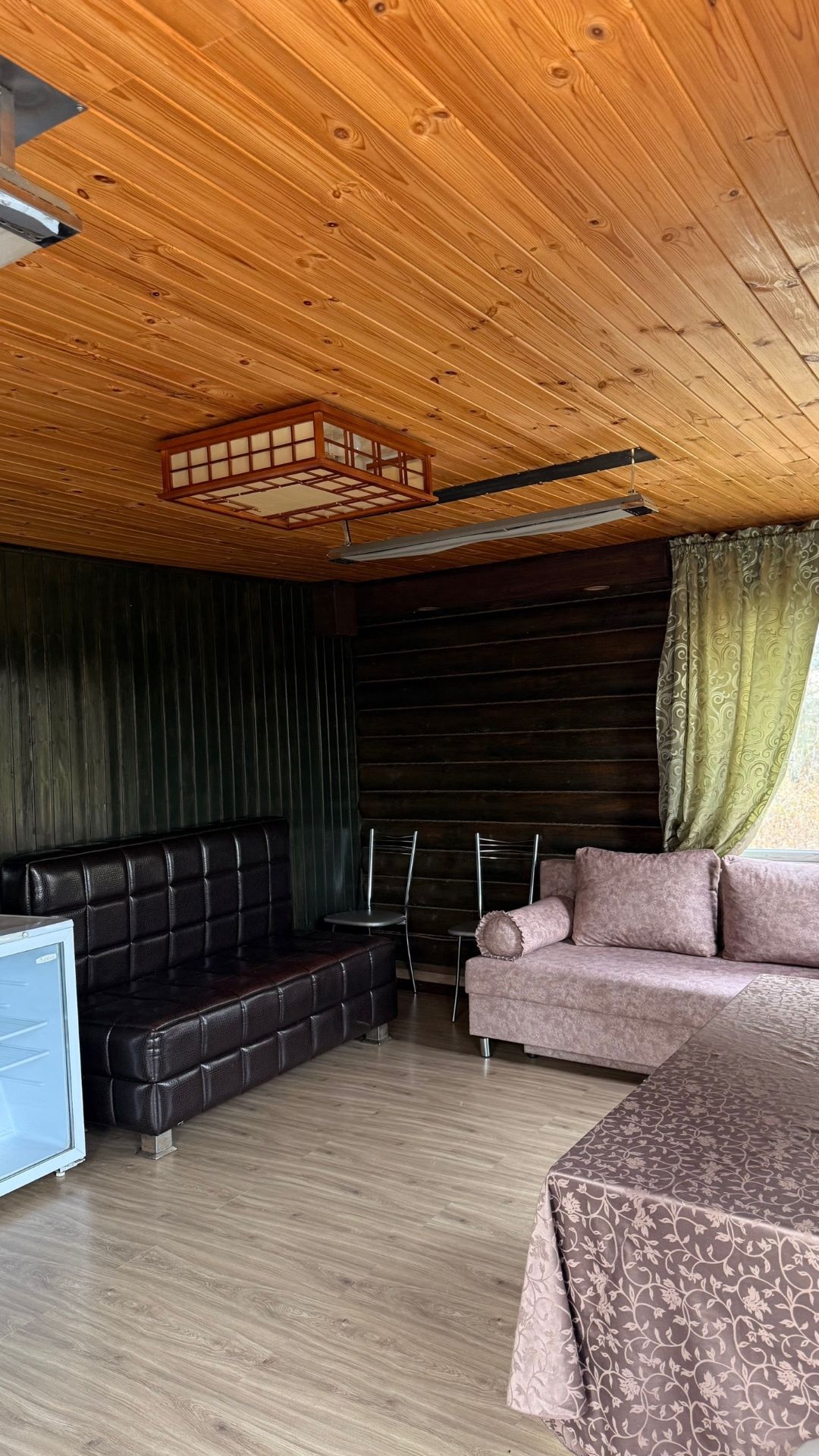 Территория у дома на горе